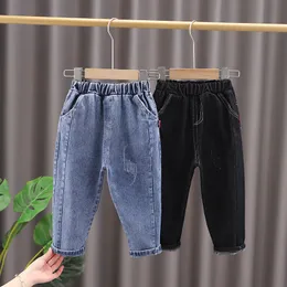 Dżinsy Spring Kids Wysokiej jakości chłopcy Dziewczyny Modne Dziewczyny Dżinsy dla chłopców Casual Denim Spods Leggingi 0-5 lat 230322