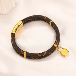 Fashion Designers Bangle Lock Designer Jewelry Bracelet European Brand Leather Pendant Necklace Goldplated Love Letter