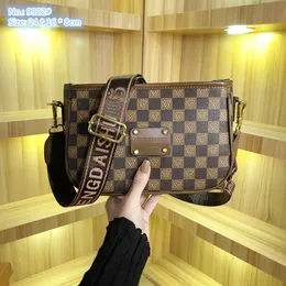 Großhandel Umhängetasche 2 Farben Einfacher und vielseitiger Kontrast Retro-Rucksackstraße Beliebtes Plaid Handtasche Leichte Kear-resistente Lederhandtaschen 9922#