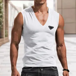 ヨーロッパとアメリカのファッションブランド逆三角形大きな V ネックタンクトップメンズ純綿スポーツフィットネスタイトハードルノースリーブ Tシャツ袖カット肩
