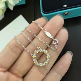 Modedesigner Halskette Anhänger Halskette Full Diamond Silber Ohrringe Halskette Ringschmuck Set Geeignet für Mädchen Hochzeit Valentinstag Liebesgeschenk