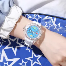Principais relógios de punho Sports Simples Men's Watch Design European Moda luminosa 30 metros de calendário de calendário de calendário Vestido de silicone
