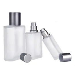 Bottiglia di profumo 5 pz / lotto smerigliato 30 ml 50 ml di vetro bottiglie di profumo vuote spray atomizzatore bottiglia riutilizzabile custodia per profumo con dimensioni da viaggio portatile 230323