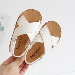샌들 클래식 어린이 어린이 여름 해변 신발 소년 소녀 유아 유아 단순한 부드러운 오픈 발가락 패션 230322