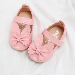 Första vandrare Autumn Little Baby Casual Shoes Toddler Girls 'Princess Shoes Lovely Bow Tie Baby Walking Shoes Prewalker Pink Red White 230323