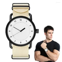 Armbandsur Trendiga Simple Canvas Nylon Band Watch European och American Retro Thin Student Quartz Mens Classic Style Wrist