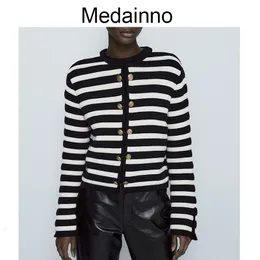 Kvinnors stickor Tees Medainno 2023 Spring Fashion Women randiga stickade cardigans Coat Casual mångsidig tröja Slim Simple Tops Female Chic 230324