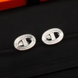Stud Charm Luxury Quality S925 Silver Charm Orecchino per borchie in ovale Design ha il timbro Box PS7676A