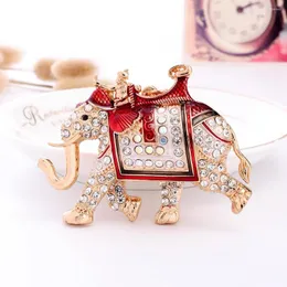 Keychains Rhinestone Elephant Keychain Creative Metal tredimensionell thailändsk bilhänge Keyring Travel Present K4818