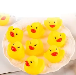 100pcs Party Favor Fashion Bath Water Duck Toy Baby Small DuckToy Mini Yellow Rubber Ducks Children Swimming Beach Gifts Gift