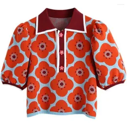 여자 스웨터 2023 여름 꽃 버튼 얇은 스웨터 옷깃 색상 대비 꽃 자카드 퍼프 슬리브 니트 크롭 여성 세련된 빨간색