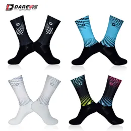 Sportstrumpor Darevie Men Cykling Anti Slip Bike Sock Professional High Speed ​​Aero Breattable Racing MTB Road Women Sockings 230324