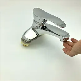 Rubinetti per lavabo da bagno Vidric Produttori Commercio all'ingrosso Lega di zinco Rubinetto per lavabo a 2 fori e freddo Lavabo a due pezzi sopra il rubinetto da banco