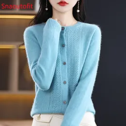 Kvinnors stickor Tees Spring och Autumn Hollow Out 100 Wool Cardigan Oneck Top Cashmere tröja Stickad Seamless Bottoming Shirt Ytter Tower 230324