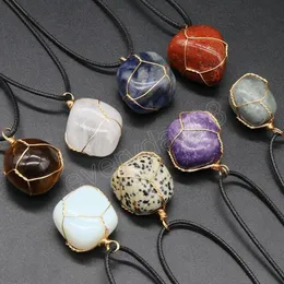 Tråd Wrap Natural Crystal Pendant Necklace Oregelbunden fyrkant Tumbled Stone Charm Opal Amethysts Purple Crystal Necklace For Women