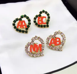 Moda Ruby Emerald Stud Luxury Brand Designer Heart Pearl Diamond Stud Women Women Pearl Earring Jóias de festa de casamento 4 Cor 4 Cor