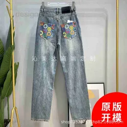 Kvinnors jeansdesigner Ny sommarbackficka Rainbow Ring Print Straight Wash Hole CC7A