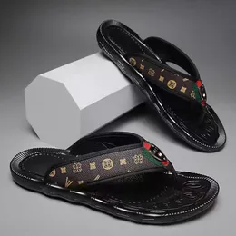 Kapcie męskie 2023 Nowe letnie buty plażowe bez poślizgu Sport Flip Flip Flops Comfort Sandały Sandały Sandały