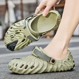 2023 Designer Sandals Summer New Men's Women's Fingerprint Hole Shoes Slide Shoes foam Running Shoes Sandals Running Shoes Free Delivery