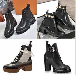 Tasarımcı Martin Desert Boot Yüksek Topuklu Ayak Bileği Çizmeler Kadın Deri Çizmeler Eski Baskı Jakarlı Tekstil Klasik Platform Düz Ayak Bileği Çizme Kutu NO013 ile Taban Ayakkabısı