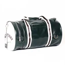 Top qualidade de couro genuíno novo homem de viagem Bolsa de viagem Mulheres Duffle Bag Bands Bolsas de bagagem de grande capacidade Bolsa esportiva Bag1911