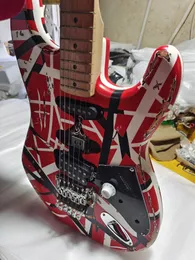 5150 Elektrische gitaar Edward Eddie Van Halen Heavy Relic Red Franken Electric Guitar Black Witte strepen St vorm Maple Neck Alder Body Floyd Rose