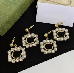 2023 Fashion Hoop Gold Diamond Pearl Dangle Brincos Mulheres Designer de luxo Double Letters Double Studs Crystal Rhinestone Eardrops Stamp com caixa