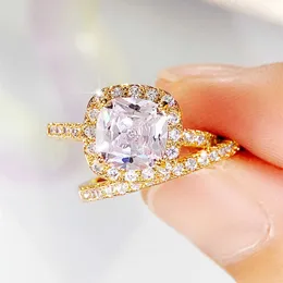 Band Rings Huitan Classic Design 2Pcs Set Rings for Women Engagement Wedding Accessories Elegant Cushion Shape Cubic Zircon Luxury Jewelry G230327