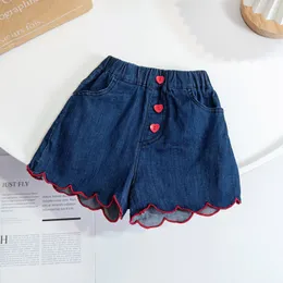 Shorts meninas jeans 2023 verão bebê menina vermelha amor jeans calça de pétala tendência coreana de crianças 230327