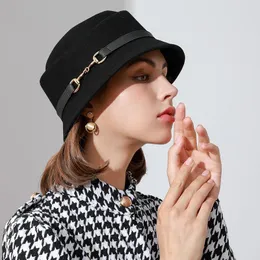 Stingy Brim Hats Winter Wool Fedora For Women British Lady Fashion Pork Pie Hat Belt Metal Buckle Bucket Cap Female Felt Cloche Fedoras