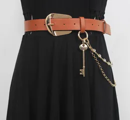 Bälten Kvinnor Runway Fashion Pu Leather Metal Key Chain Cummerbunds Female Dress Corsets Waistband Decoration Wide Belt R2611