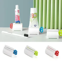 Toothbrush Holders Toothpaste Seat Holder Stand Rolling Tube Toothpaste Squeezer Cleanser Dispenser Press for Bathroom Accessories 230327