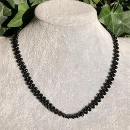 Łańcuchy 1 pc fengbaowu naturalny czarny spinel naszyjnik okrągłe fasetowane koraliki kryształ reiki biżuteria kamienna dla kobiet