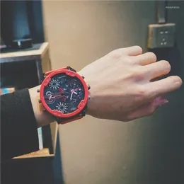 腕時計のパーソナリティウォッチメンズトレンドクリエイティブスタイル大型ダイヤルメンズ特大の時計時計レザーストラップクォーツウォッチレロジオ