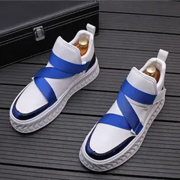 Tasarımcı Ziyafet Yeni Botlar Prom Baskı Perçin Ayakkabı Düz ​​Platform Spor Sneaker Kadınlar Günlük Boot Zapatos de Hombre A6 4303