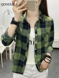 Camisas de blusas femininas 2022 Moda da camisa da xadrez da primavera da primavera WMEN Moda coreana dentro de blusas de mangas compridas de grande tamanho de tamanho longo