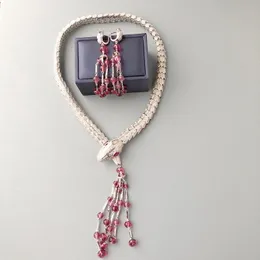Designer-Kollektion im Stil einer Dinner-Party, Halsband, Halskette, Ohrringe, Fassungen voller Diamanten, rote Perlen, Quasten-Anhänger, Schlangen-Schmuck-Sets