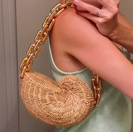 Fashion Luxury Designer Conch Handle Chain Woven Rattan Bag Straw Bag Clutch Bali Beach Holiday Handbag Women's Bag 2022 Trend 230328