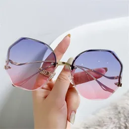 Outdoor Eyewear Damen Herren UV400 Metall gebogene Bügel Gradient Sonnenbrille Ocean Lens Sonnenbrille Vintage Randlos