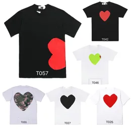Designer T Fashion Play Mens Red Heart Shirt Comme Casual Women Shirts des Badge Garcons High Quanlity Thirts Camitine