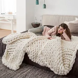 Blankets Drop Merino Wool Chunky Knitted Blanket Winter Thick Yarn Bulky Knitting Blankets Handmade Large Big Sofa Bed Blanket 230329