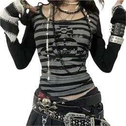 Женская футболка Xingqing Gothic Grunge Tops Y2K Эстетическая полоса с длинной рукавом футболка 2000 -х