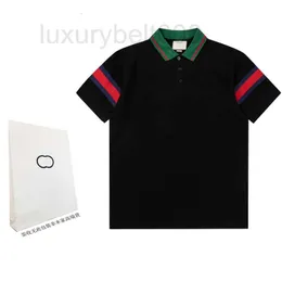 Polos Polos Designer Spring/Summer 2023 Nowy styl pary czerwona niebieska wstążka splice polo szyja z krótkim rękawem T-shirt męski MC9C