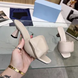 Designer Slides Soft Padded Nappa Sandals Women Leather Slides Metal Lettering Sandal Chunky Heel Shoe Dress Shoes