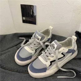 Klädskor houzhou harajuku casual woman skor koreansk stil vintage snörning sneakers mesh lägenheter tennis kvinnlig mode canvas sportsko aa230328