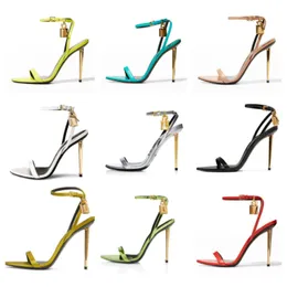 2023 Mulheres 23s Sapatos elegantes da marca de luxo Padlock Pointy Naked Sandals Sapatos Lock de hardware e Key Woman Metal Metal STILETTO DESENHO ALTO SAPATO DE VESTUROS DE PESQUISA DE FESTO DE FESTO