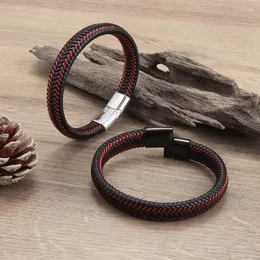 Bangle Fashion Charm Red Faux Leather Flätad armband Metall Magnet Buckle Men's Casual Street Party smycken Ornament