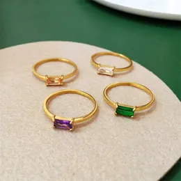 Anello solitario 2023 Impostazione taglio quadrato 3A Zircone lucido verde viola arancione bianco pietra acciaio inossidabile placcato oro 18 carati s per le donne Y2303