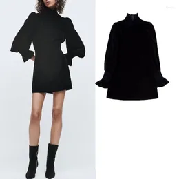 Casual Dresses Autumn/Winter 2023 Black Velvet Mini Dress Commuter Stand Collar Midja Slimming Fashion Temperament Little Women