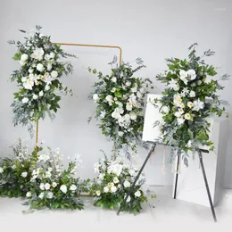 Dekorative Blumen, weiße Rose, Blumenreihe, Hochzeitshintergrund, Wanddekoration, hängende Ecke, grüne Pflanze, Blatt, Blumenball, Party, Bühnenboden